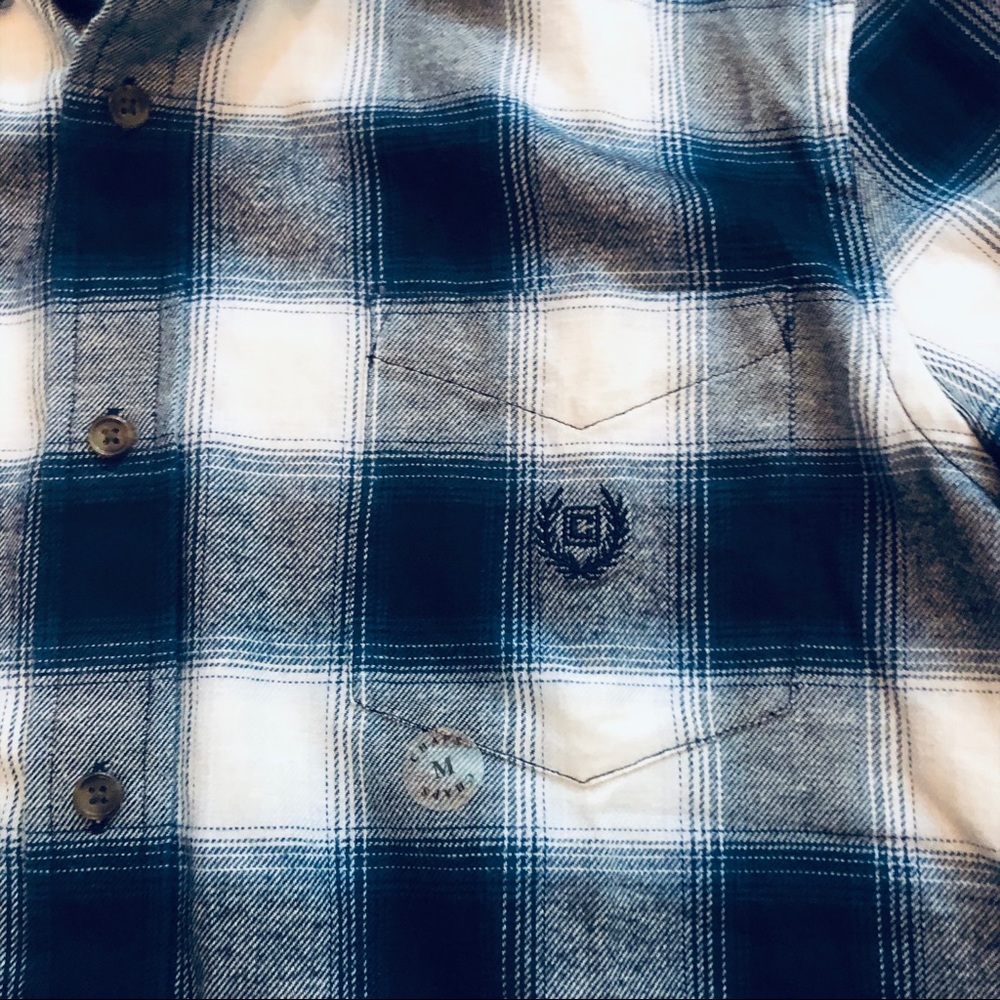 Chaps Performance Shirt— Brand New - Picture 4 of 6